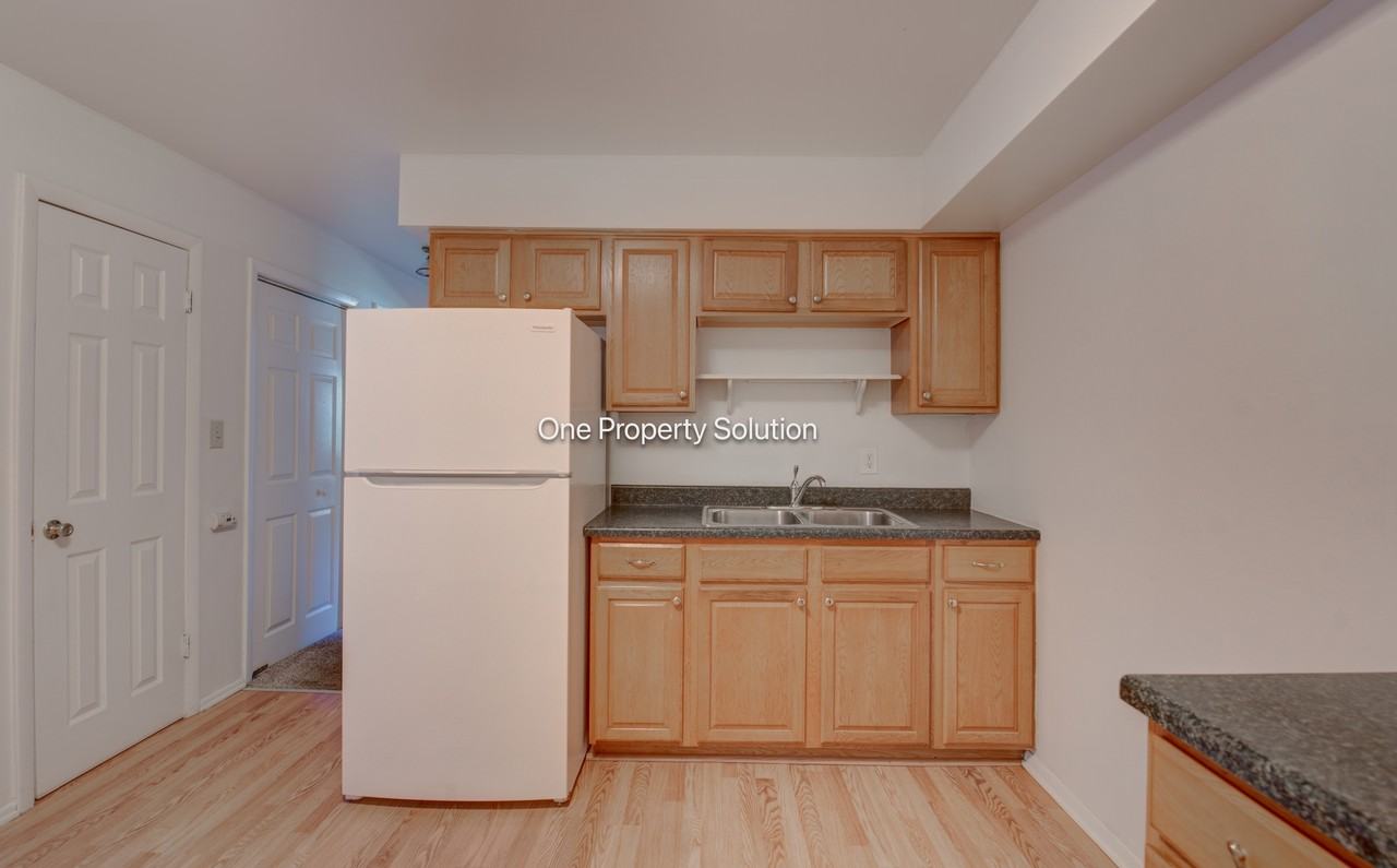 809 East 32nd Avenue Apt 17 - Photo 2 of 15