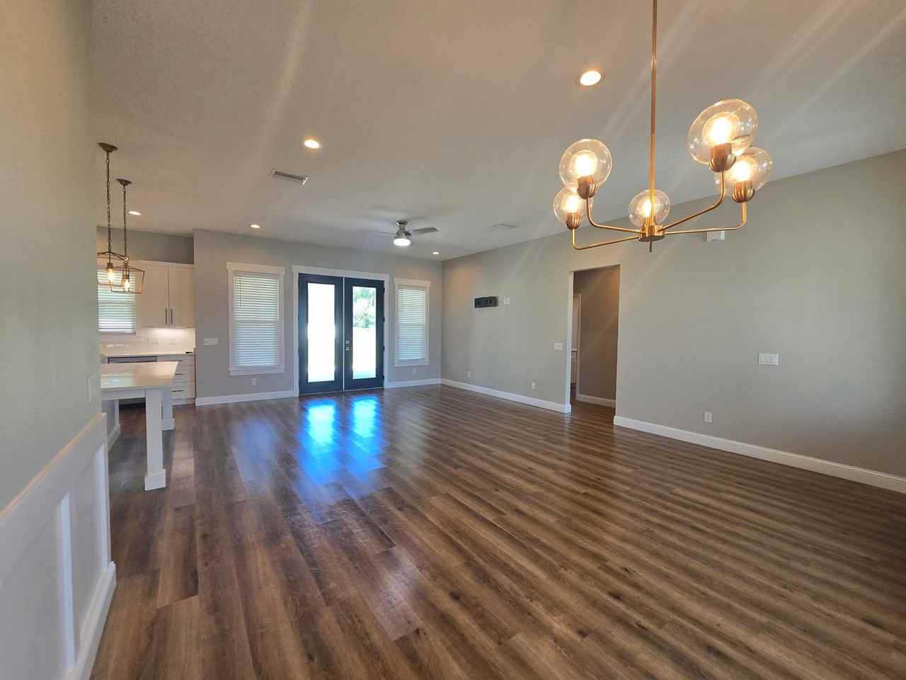 279 Sw Buttercup Dr - Photo 3 of 33