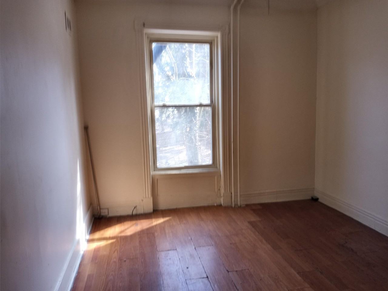 150 Lark st. - Photo 3 of 9