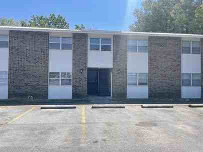 Chatsworth Apartments - Photo 3 of 10