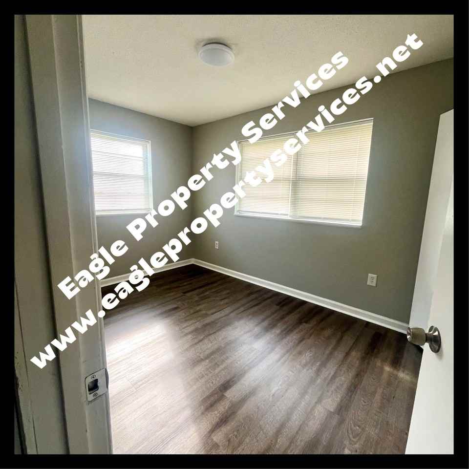 Chatsworth Apartments - Photo 7 of 10