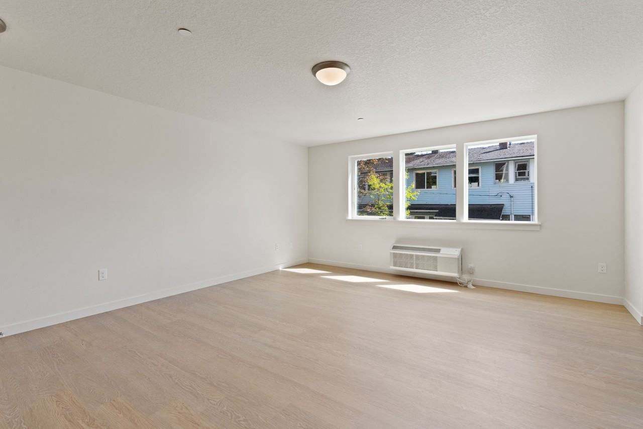 Duke Henry Flats - Photo 7 of 21