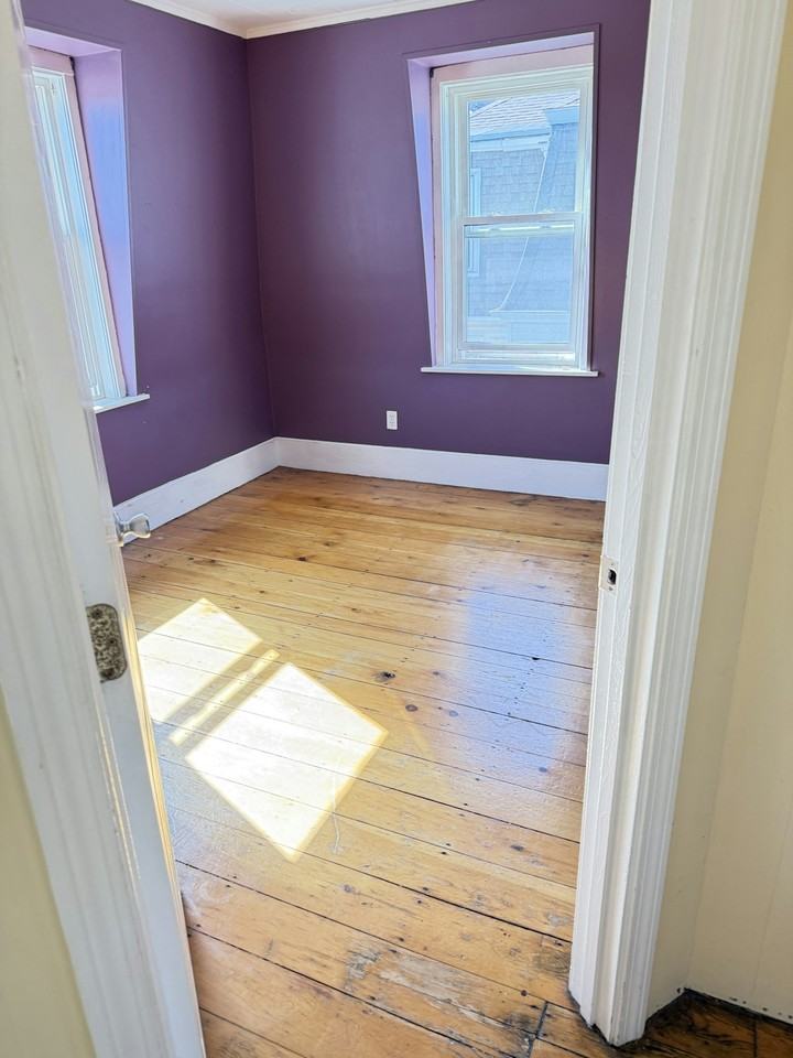 75 Friend Street, Unit 3 - Photo 3 of 5