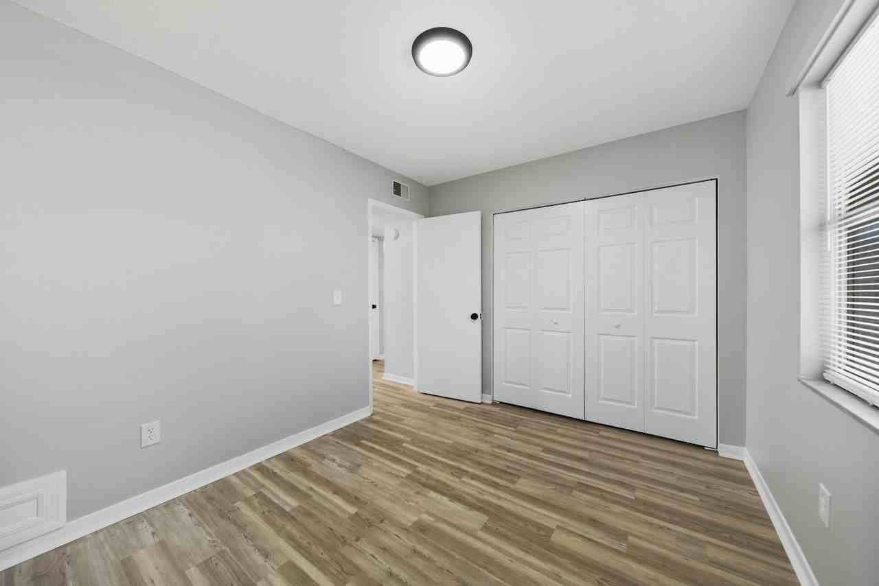 710 East Floribraska Avenue, Unit D - Photo 6 of 15