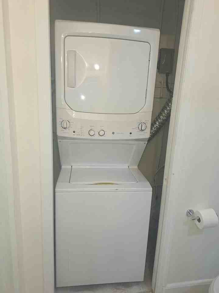 914 Southeast 18th Terrace - Photo 3 of 12