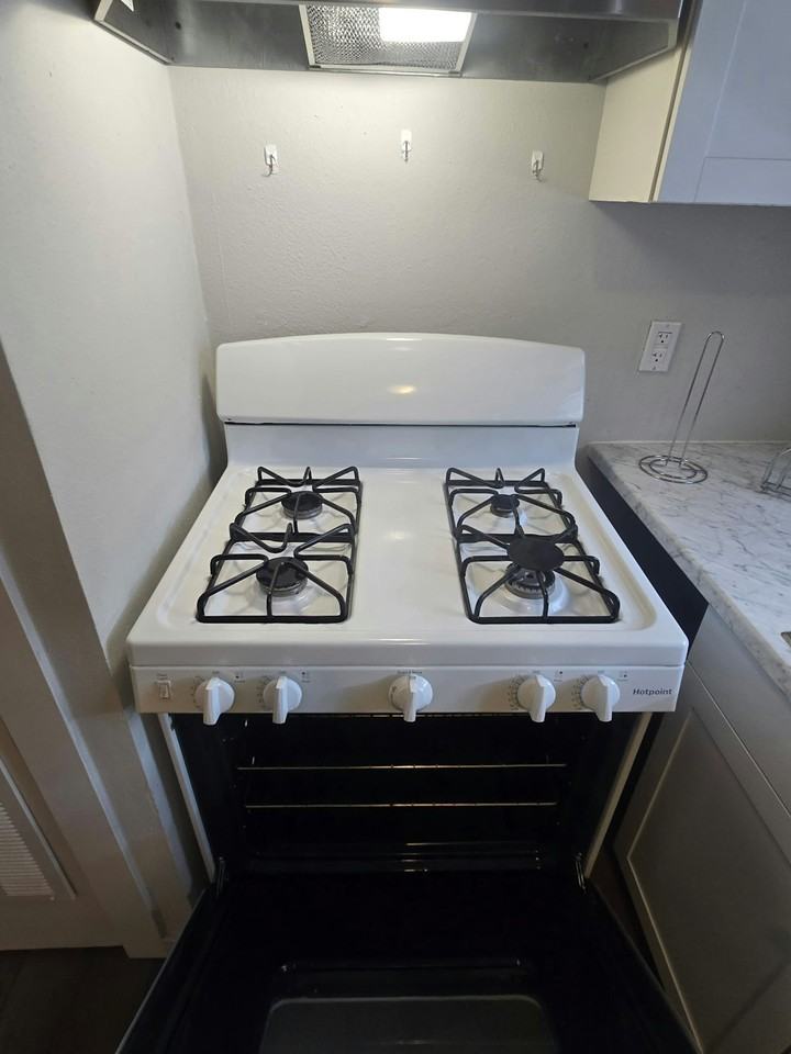 2634 Foster Street - Photo 3 of 21