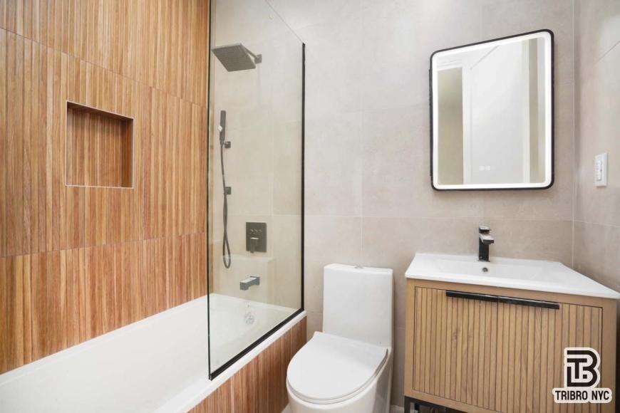 92 Manhattan Avenue - Photo 5 of 6