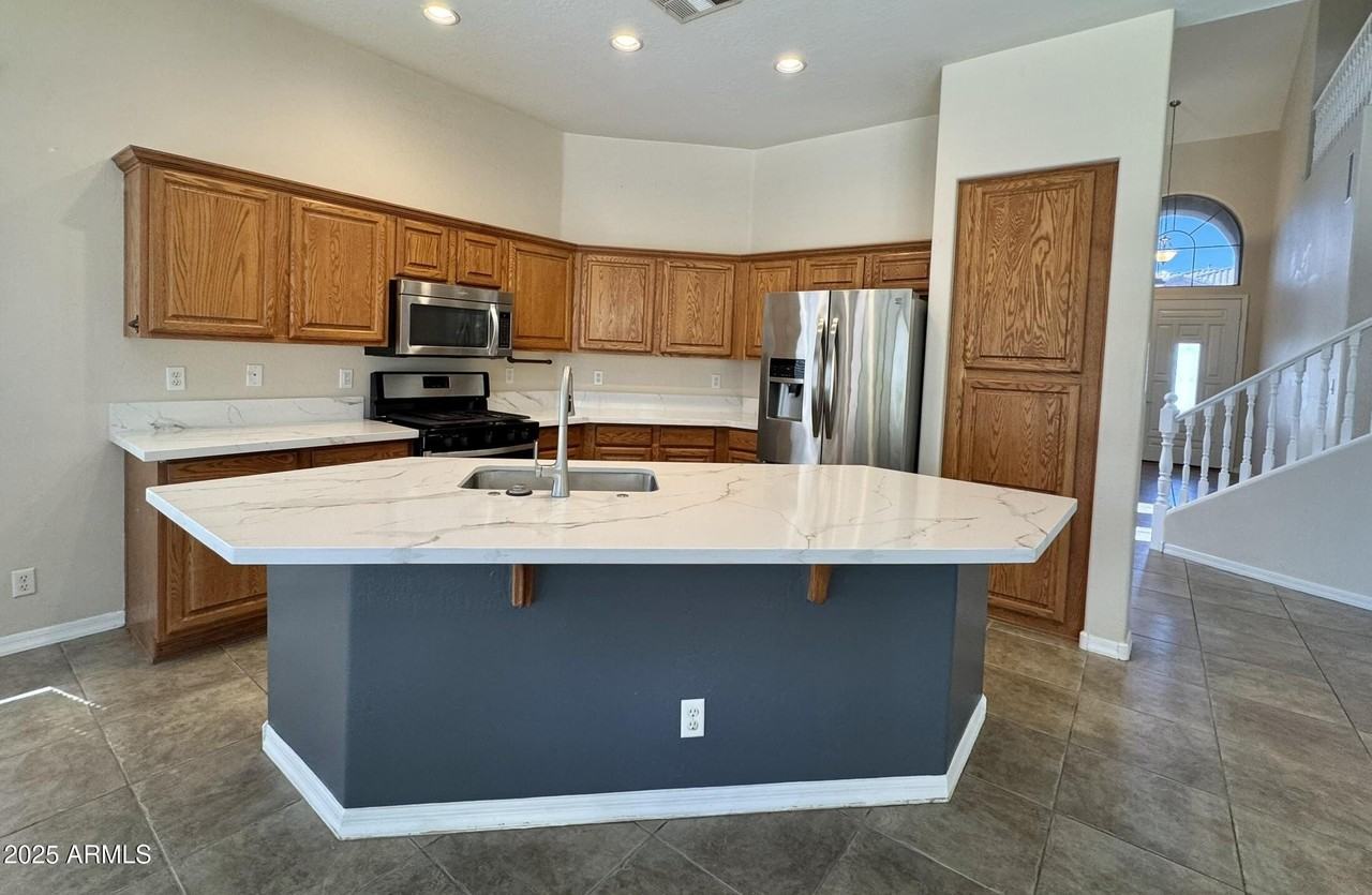 2671 S Dragoon Dr - Photo 6 of 41