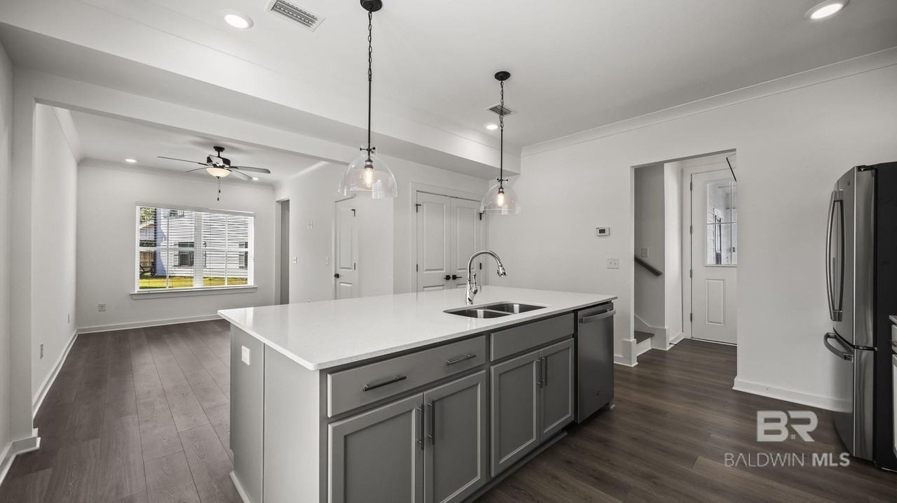 4604 Casablanca Dr - Photo 4 of 18