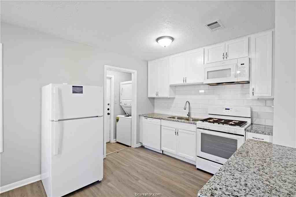 1907 Orman St - Photo 7 of 20