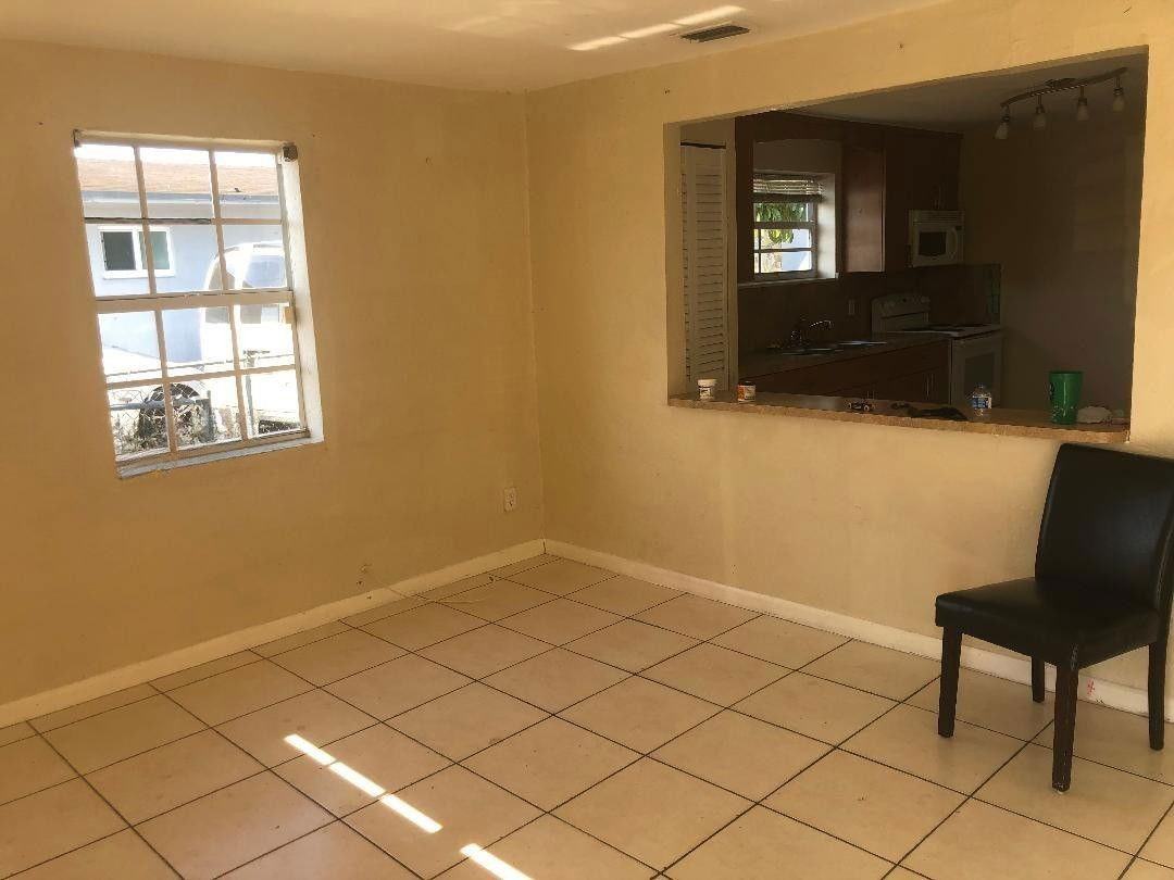 3321 Sw 91st Ave - Photo 2 of 8