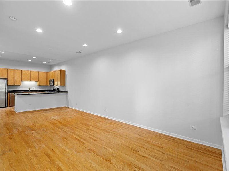 945 N Howe St #H - Photo 4 of 8