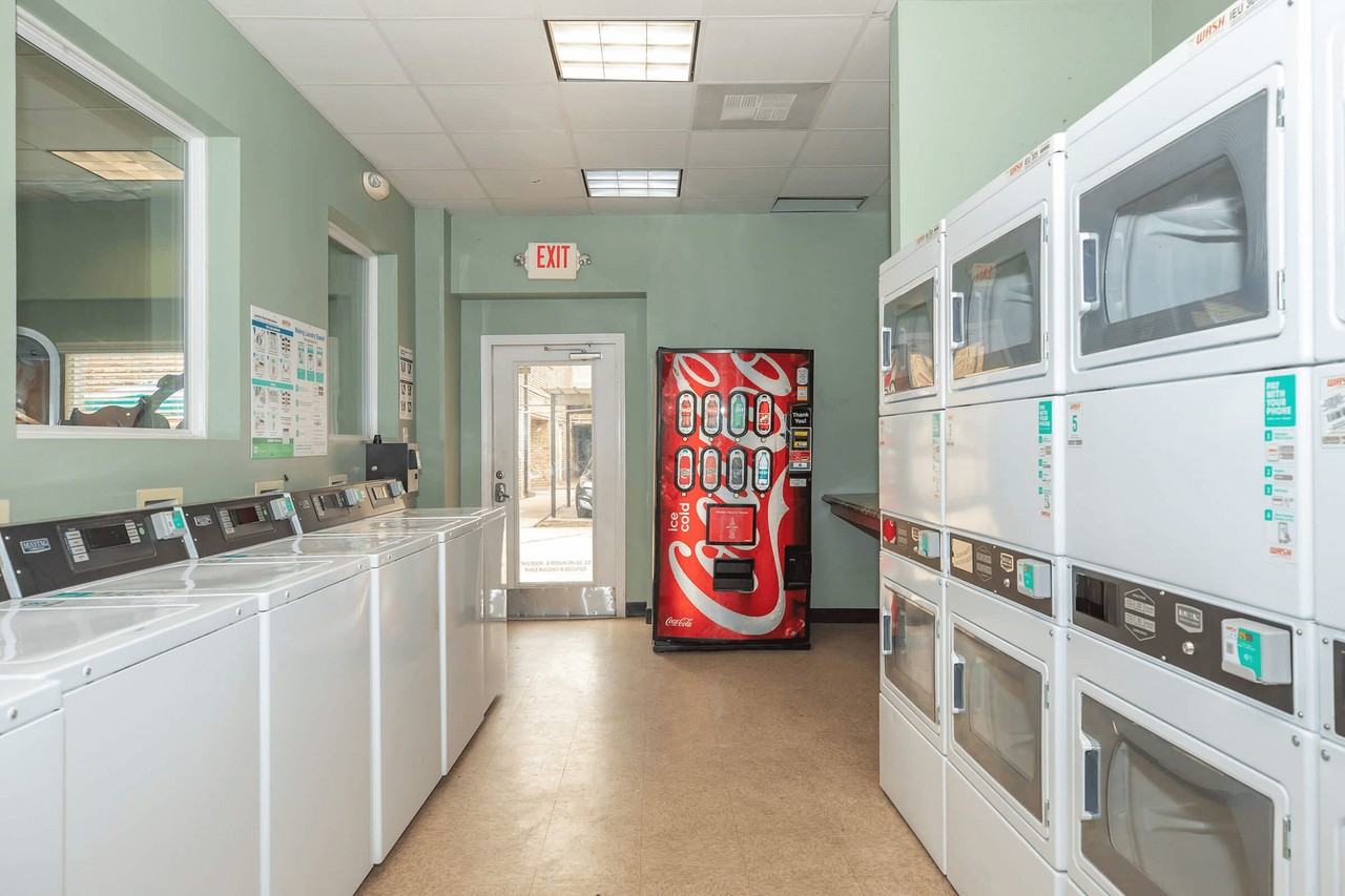 Tiffanys at the Galleria II - Photo 5 of 40