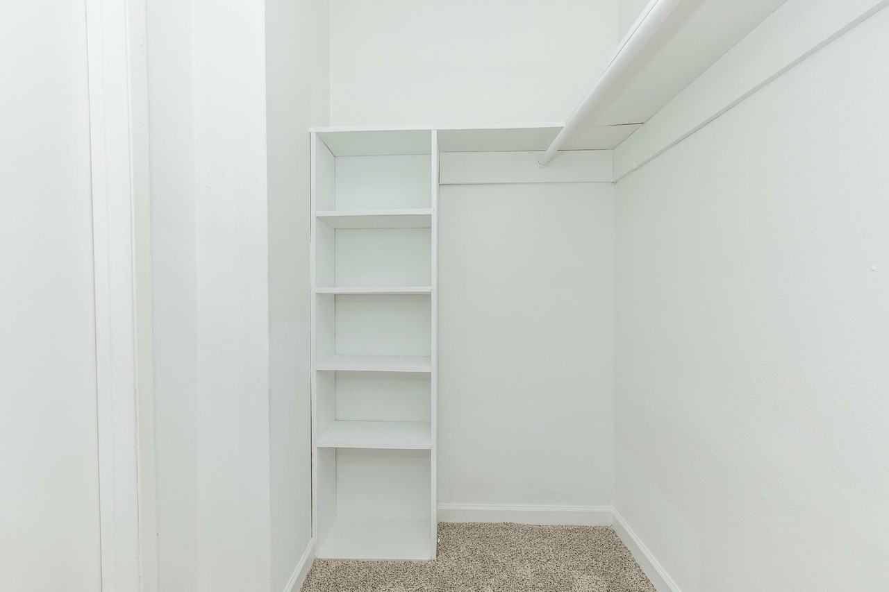 Tiffanys at the Galleria II - Photo 4 of 40