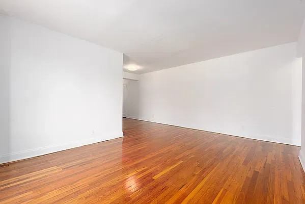 Grand Central Pkwy #1H - Photo 4 of 5