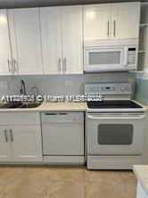 2611 Ne 8th Ter #1A - Photo 4 of 8