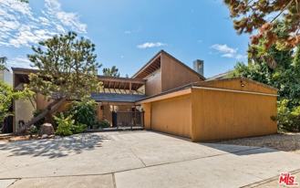 515 N Roxbury Dr - Photo 1 of 1