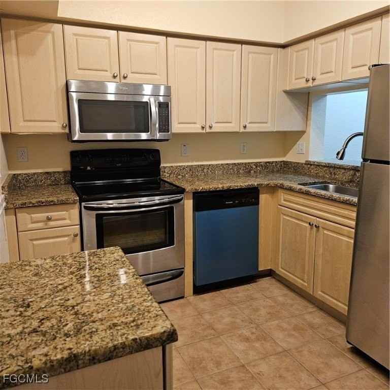 8423 Bernwood Cove Loop Apt 409 #409 - Photo 2 of 27