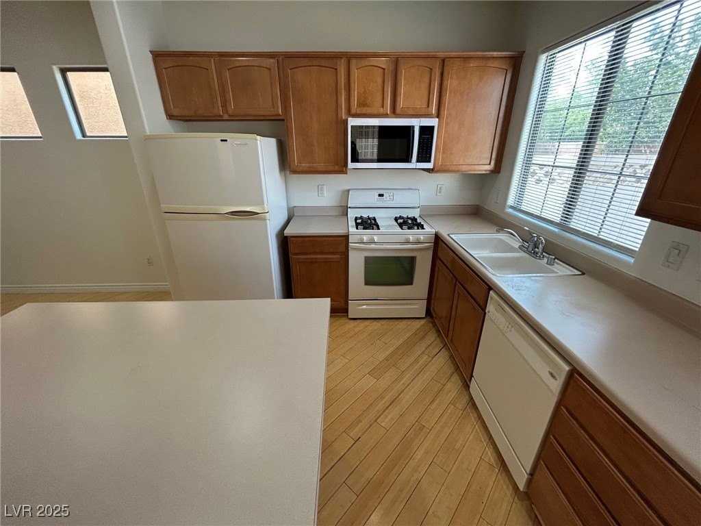 5246 Coral Ribbon Ave - Photo 5 of 28