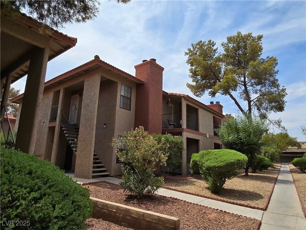 5576 West Rochelle Avenue #11A