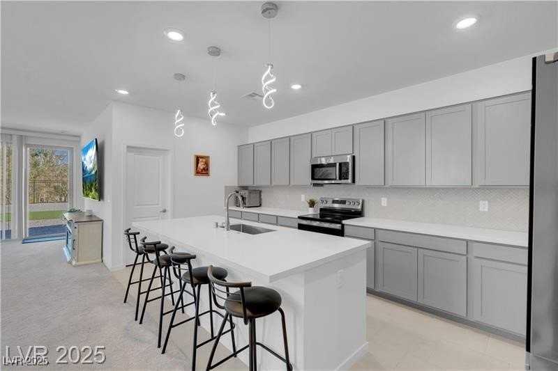 5357 Eleganza Ave - Photo 6 of 33