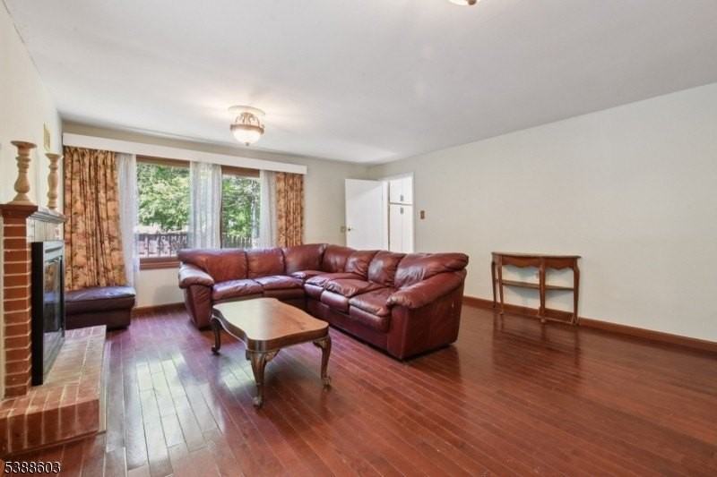 7 Cole Ave - Photo 7 of 32