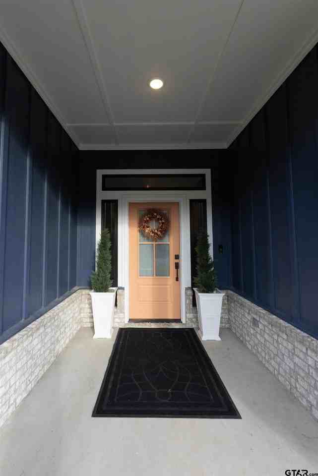 1668 Alamo Xing - Photo 3 of 19