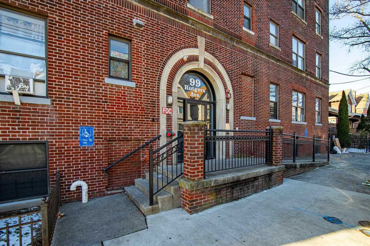99 Rutgers Ave #4C - Photo 2 of 13