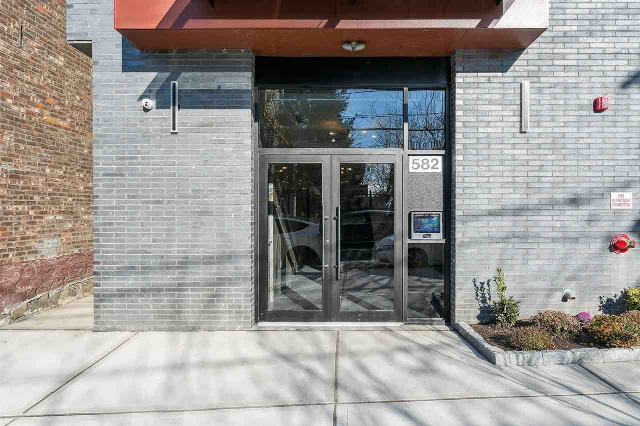 582 66th St #301 - Photo 4 of 17