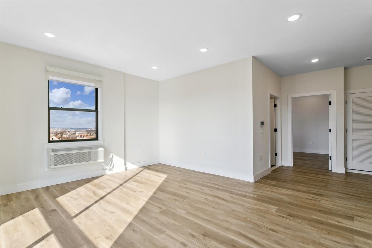 582 66th St #301 - Photo 7 of 17