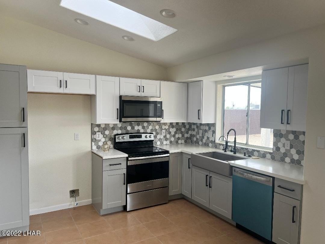 3377 Pioneer Dr - Photo 3 of 12