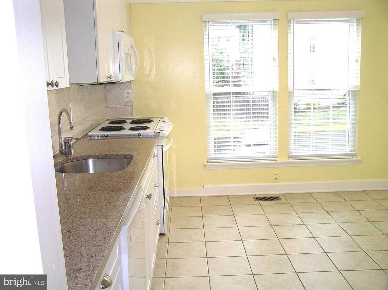 10053 Chestnut Wood Ln - Photo 5 of 28