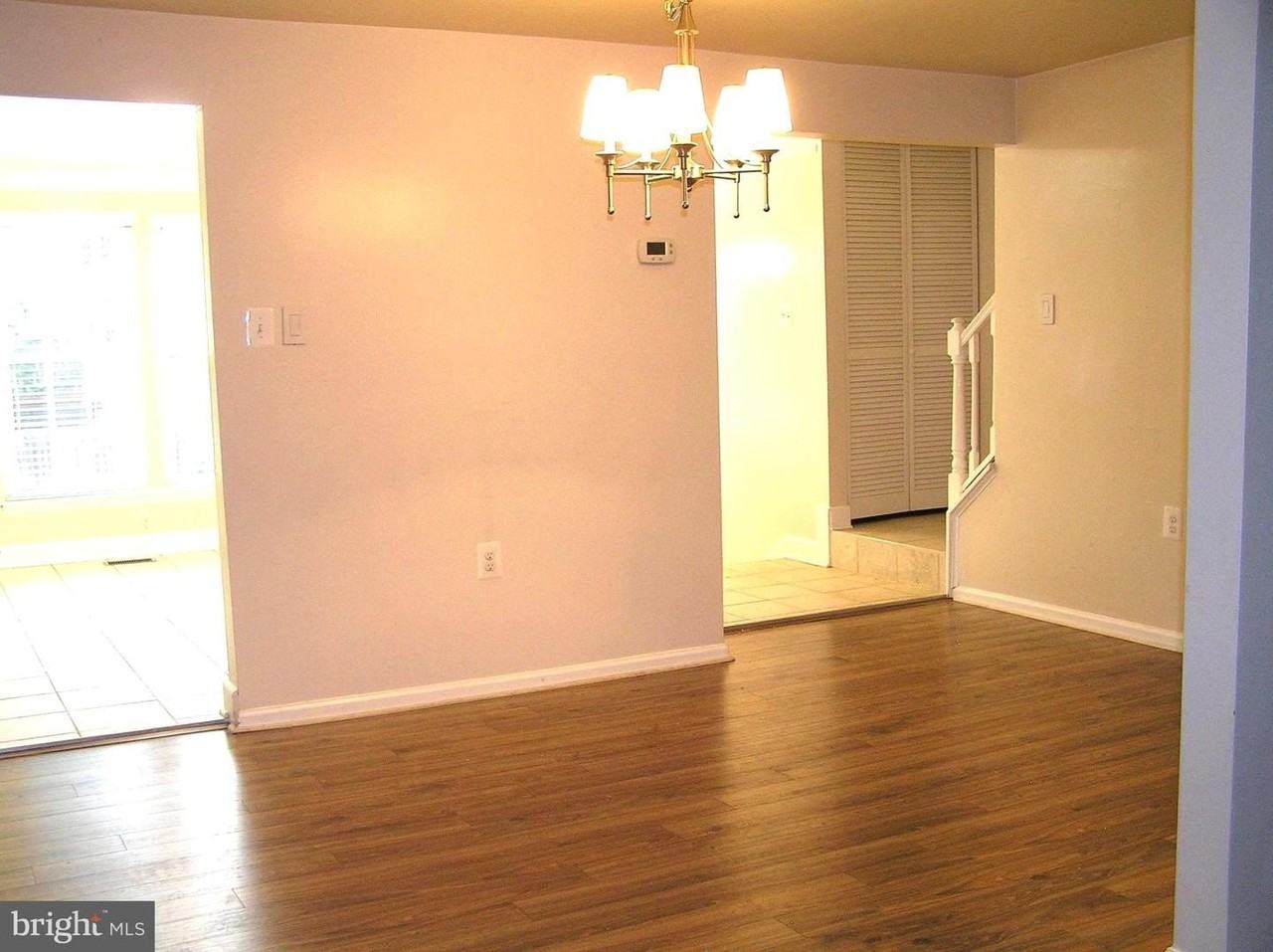 10053 Chestnut Wood Ln - Photo 7 of 28