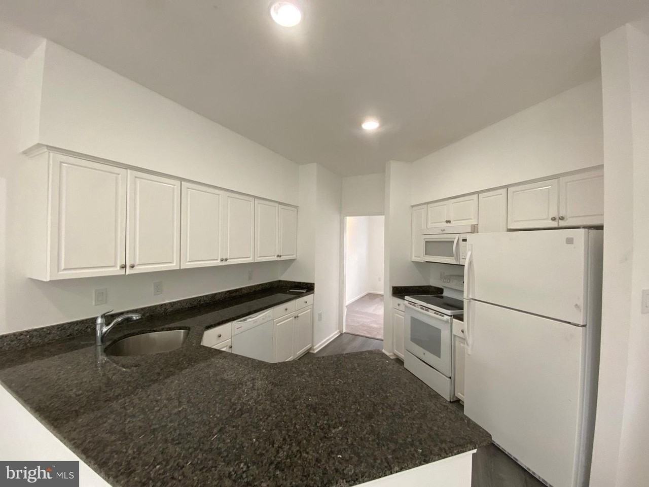 8013 Hilliard Dr - Photo 2 of 14