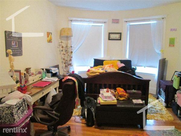 191 Winthrop Rd - Photo 2 of 9