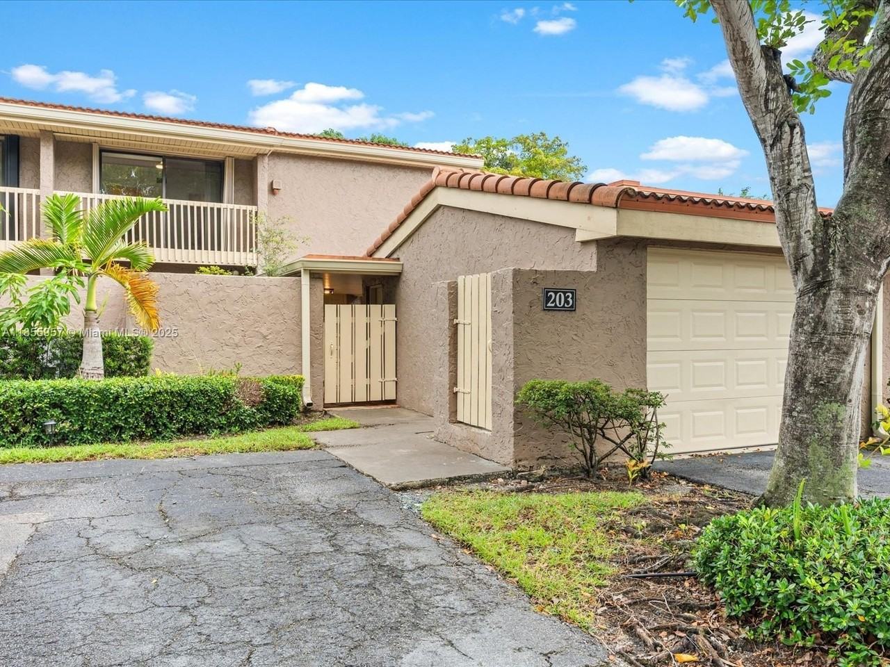 203 Bonnie Brae Way #34 - Photo 2 of 35