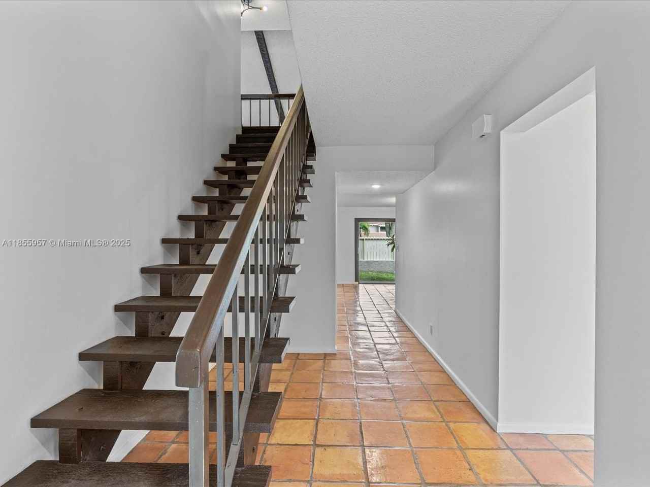 203 Bonnie Brae Way #34 - Photo 6 of 35