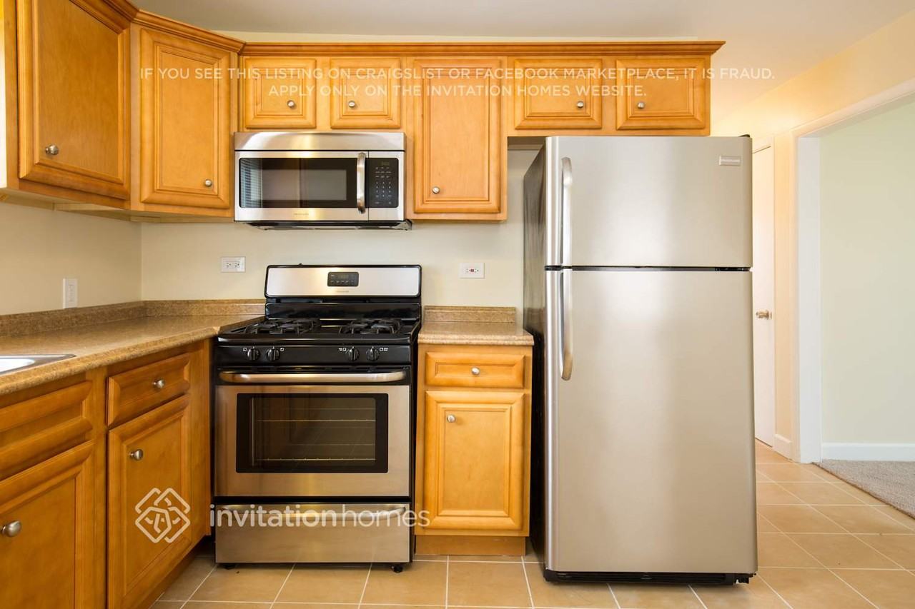 7928 Menard Ave - Photo 3 of 12