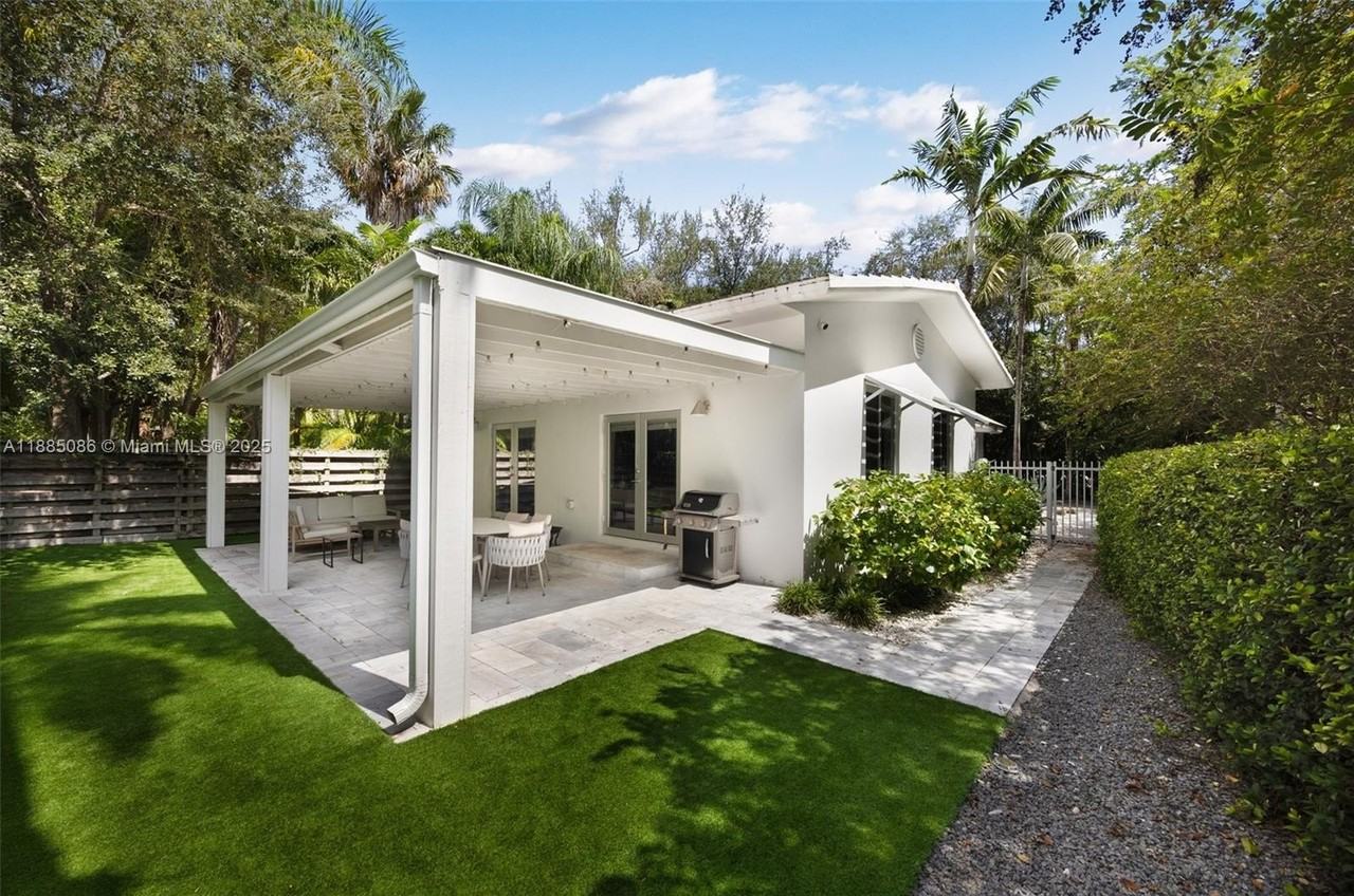 3894 Main Hwy - Photo 5 of 24