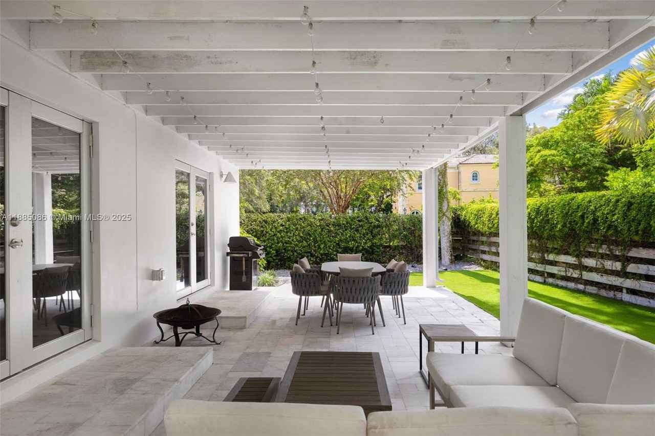 3894 Main Hwy - Photo 7 of 24