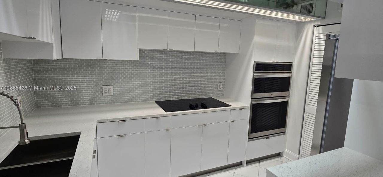 2843 S Bayshore Dr #3A - Photo 2 of 42