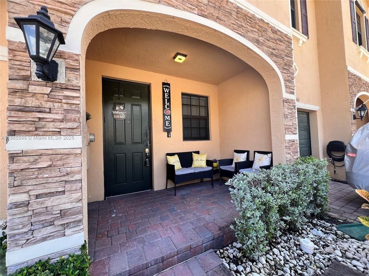 159 Se 34th Ave - Photo 2 of 27