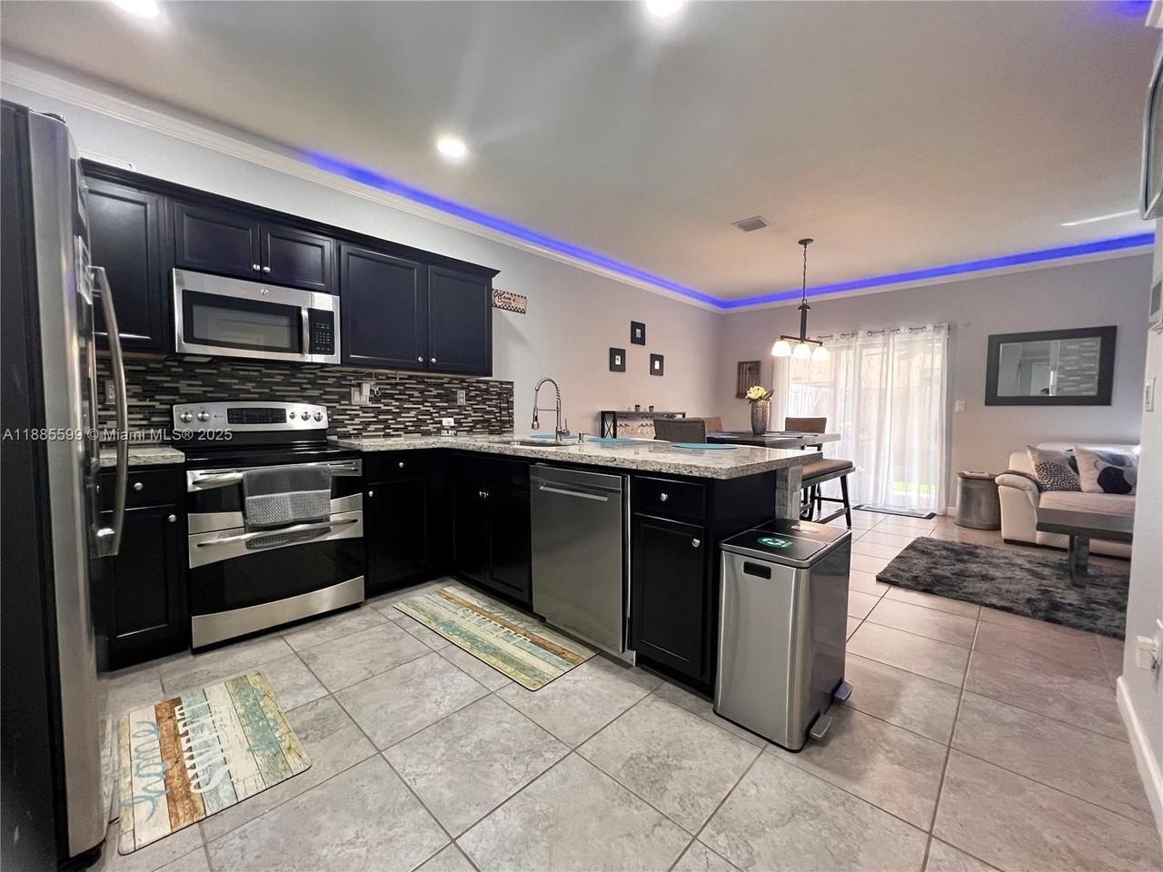 159 Se 34th Ave - Photo 6 of 27