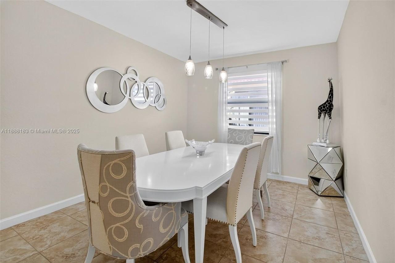 3616 Se 2nd Dr - Photo 6 of 50