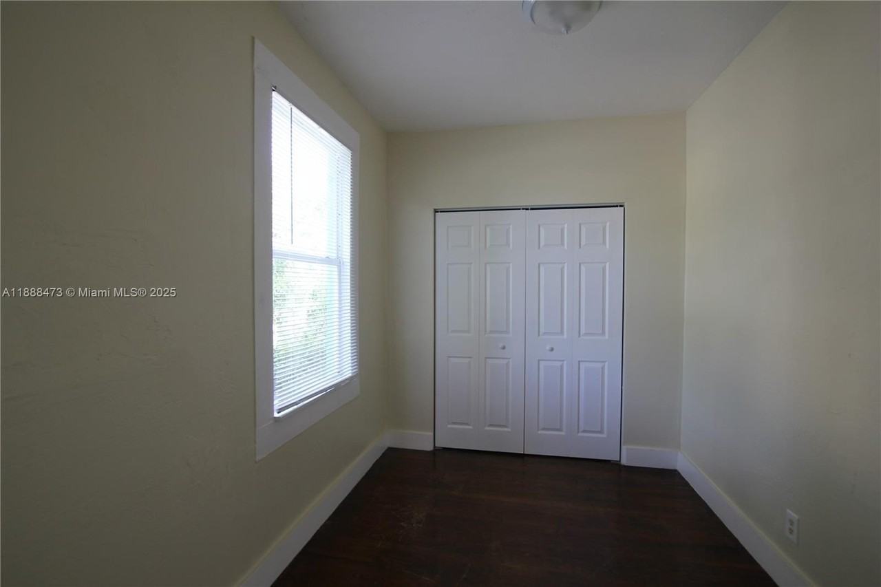 510 Plymouth Rd - Photo 6 of 15