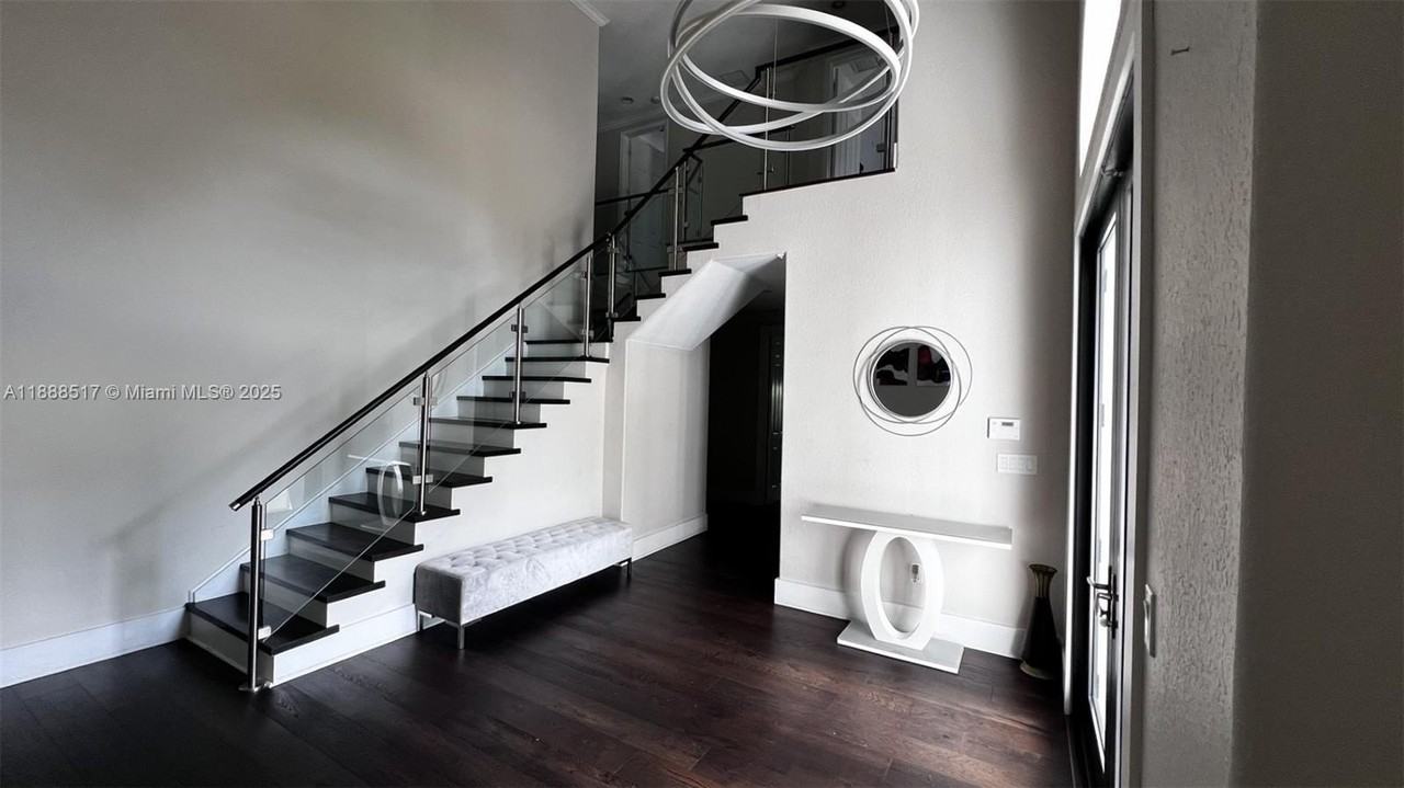 7567 Southwest 189th Street - Photo 3 of 50