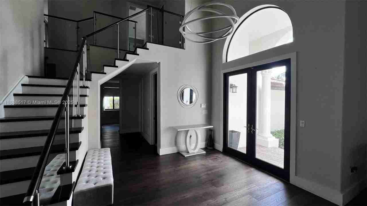 7567 Southwest 189th Street - Photo 4 of 50