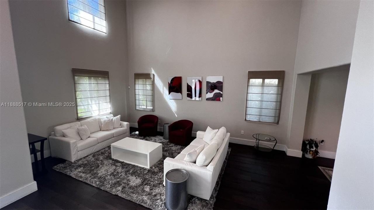 7567 Southwest 189th Street - Photo 5 of 50