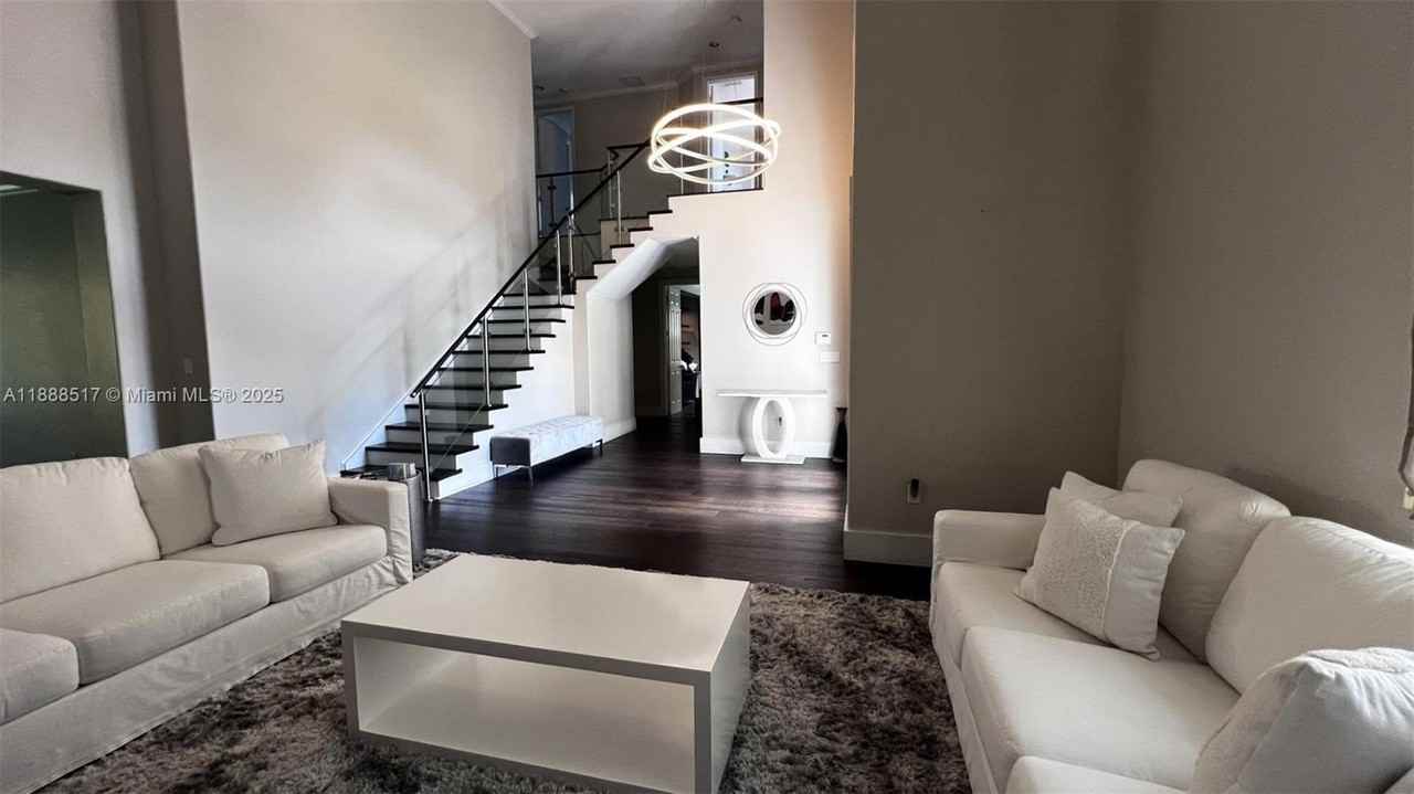 7567 Southwest 189th Street - Photo 6 of 50