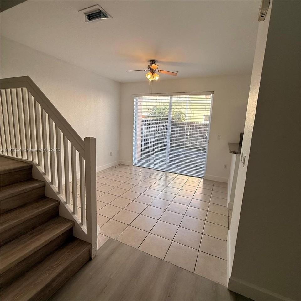 12185 Sw 125th Ct #12185 - Photo 4 of 19